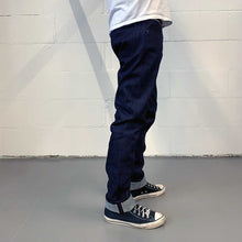 Lade das Bild in den Galerie-Viewer, MEN REGULAR FIT TAPERED - 15.0 OZ. ORGANIC SELVAGE DENIM