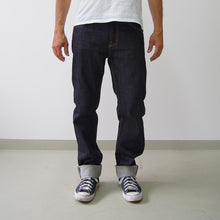 Lade das Bild in den Galerie-Viewer, MEN LOOSE FIT STRAIGHT - 13.5 OZ. DARK SELVAGE DENIM