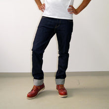 Lade das Bild in den Galerie-Viewer, MEN SLIM FIT STRAIGHT - 13.5 OZ. DARK SELVAGE DENIM