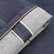 Lade das Bild in den Galerie-Viewer, MEN REGULAR FIT TAPERED - 13.0 OZ. ORGANIC SELVAGE DENIM