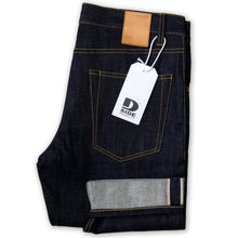 Lade das Bild in den Galerie-Viewer, MEN LOOSE FIT STRAIGHT - 13.5 OZ. DARK SELVAGE DENIM